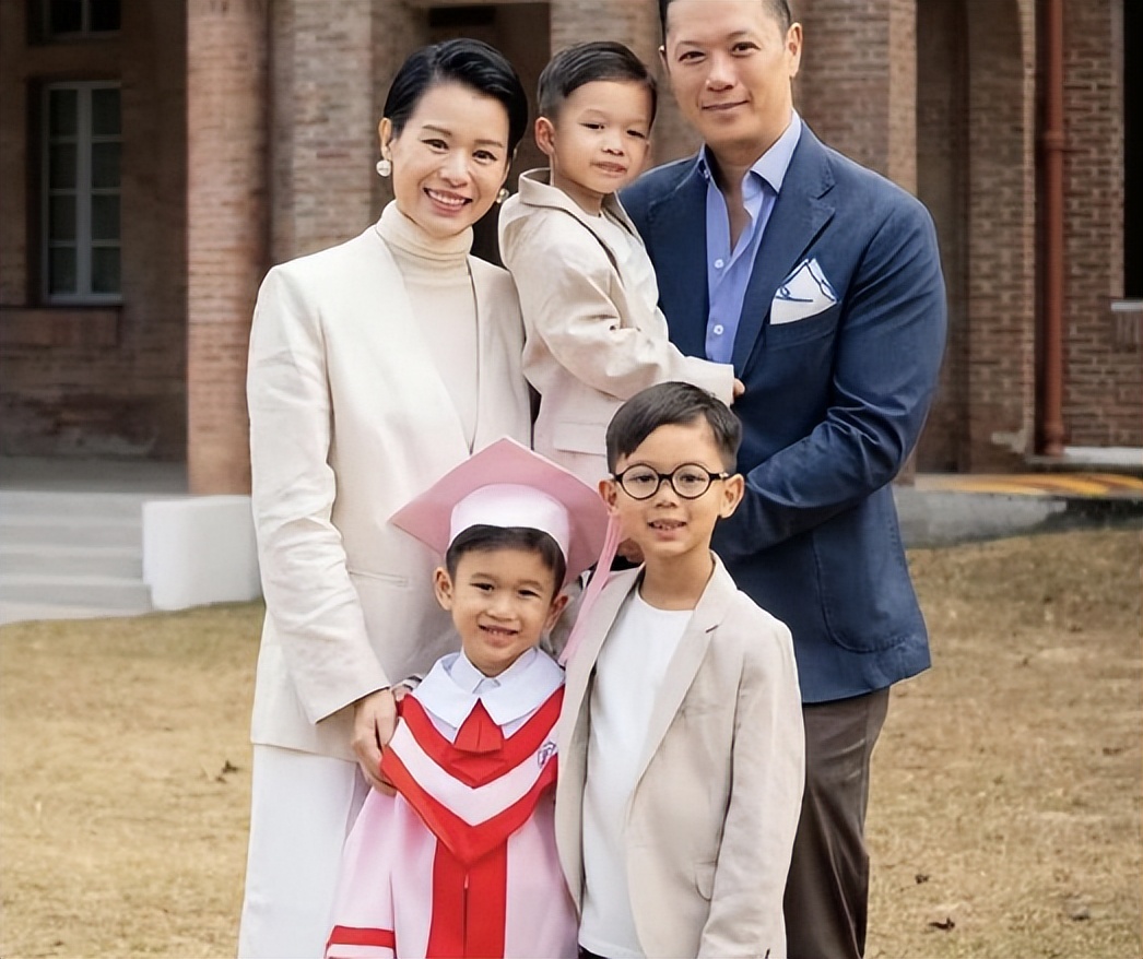 那英老公否认婚内出轨!自曝陌生美女身份,揭为何携她回家内情