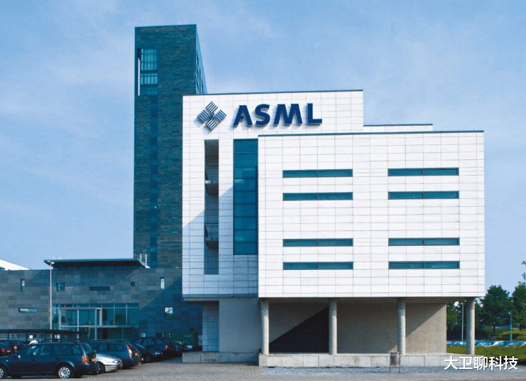 华为自研麒麟芯引发不满？ASML总裁怒批：这是在损害全球利益