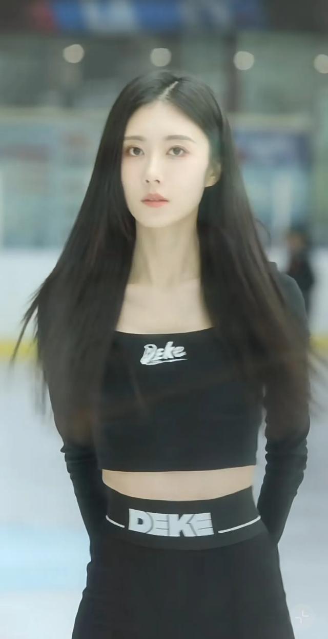 曹斐然身材“绝”了