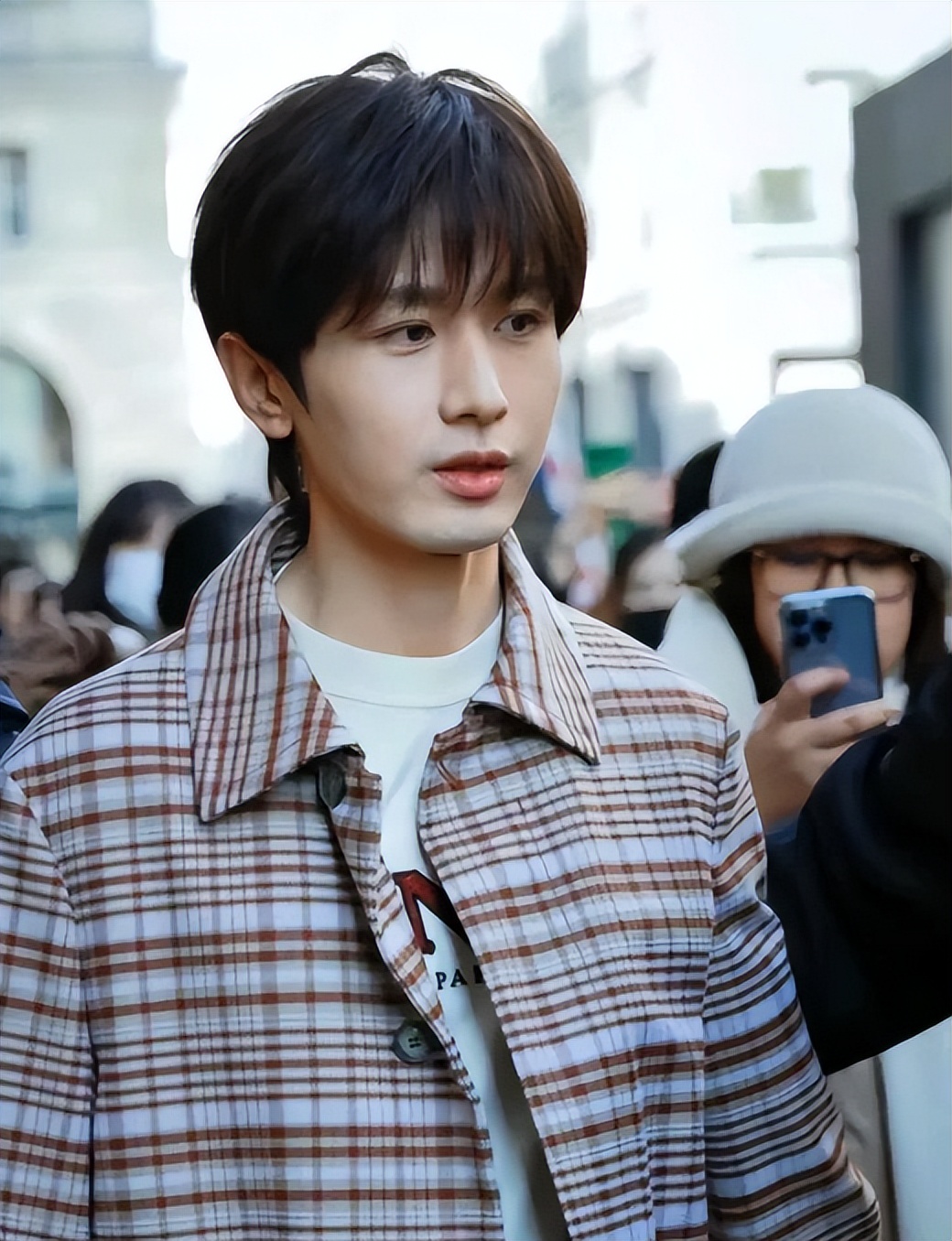 钱再多有什么用？35岁成毅的现状，让多少“流量明星”脸红