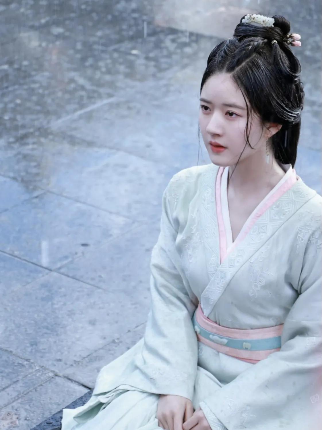 热搜爆了！赵露思直播“退圈发言”太刚了，获于正力挺