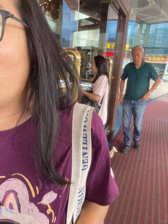 TVB老戏骨妻子患病担心不已,内地低调出席亲友婚礼