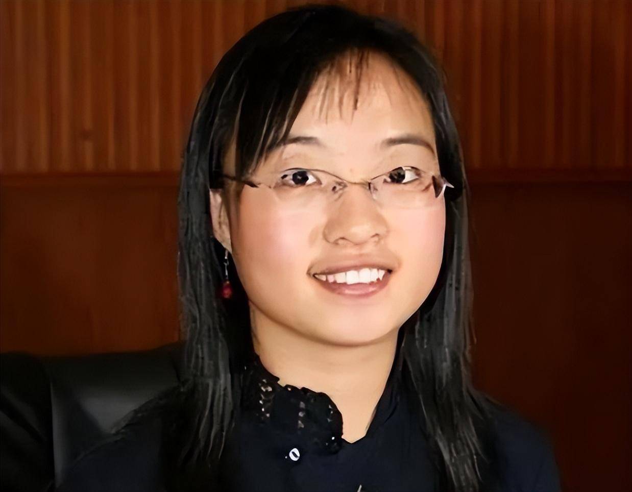 有种整容叫魏敏芝,被张艺谋劝退的最丑谋女郎,现成高攀不起的存在