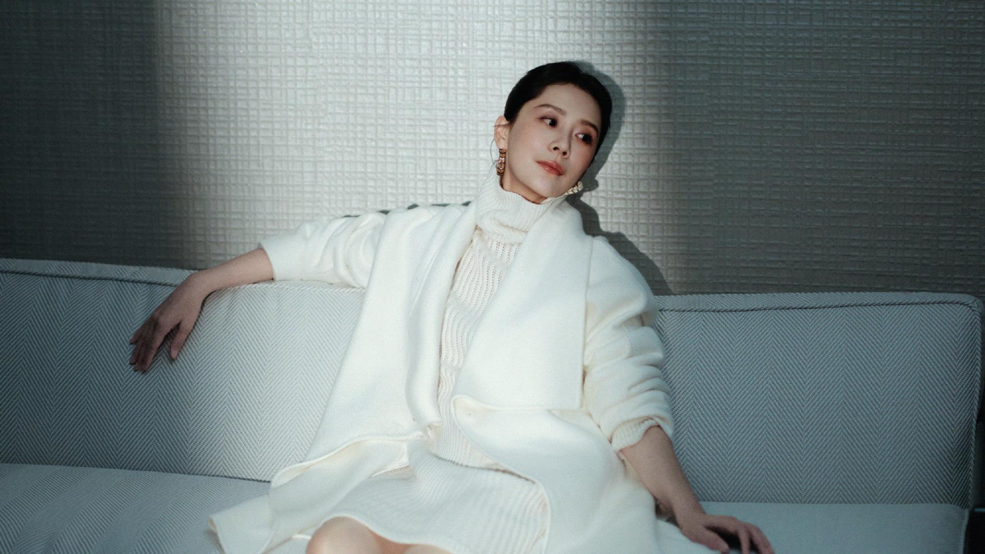 女明星海清的大长腿，女人味满满