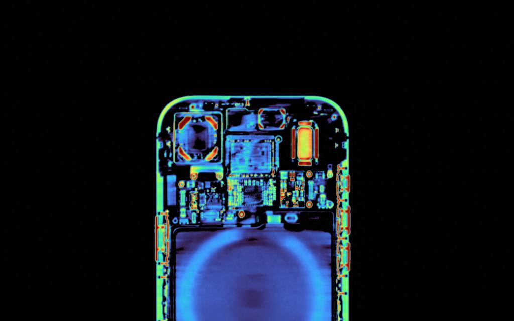 拆解新 iPhone 的「高原」设计,以及「可替换电池」的线索