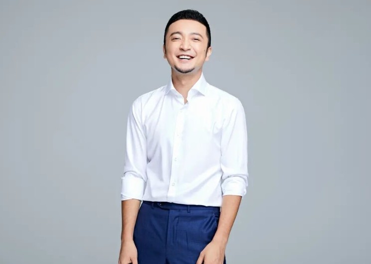 42岁尼格买提高调迎喜讯，央媒亲自发文，看来撒贝宁说对了