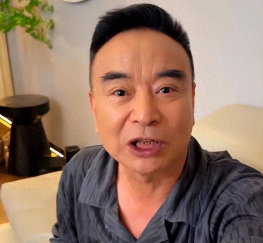 一婚娶湖南美女主持，二婚娶小11岁深圳富婆，67岁一年仍演5部戏