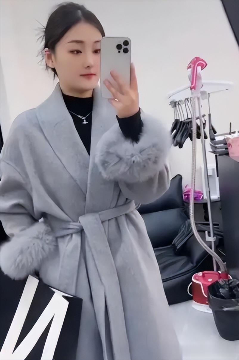 陈亚男和朱小伟离婚4年，耗尽人气后回心转意，但他们早已是过去