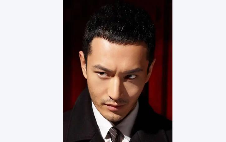 离婚3年，48岁的黄晓明再次官宣喜讯，已成为杨颖高攀不起的存在