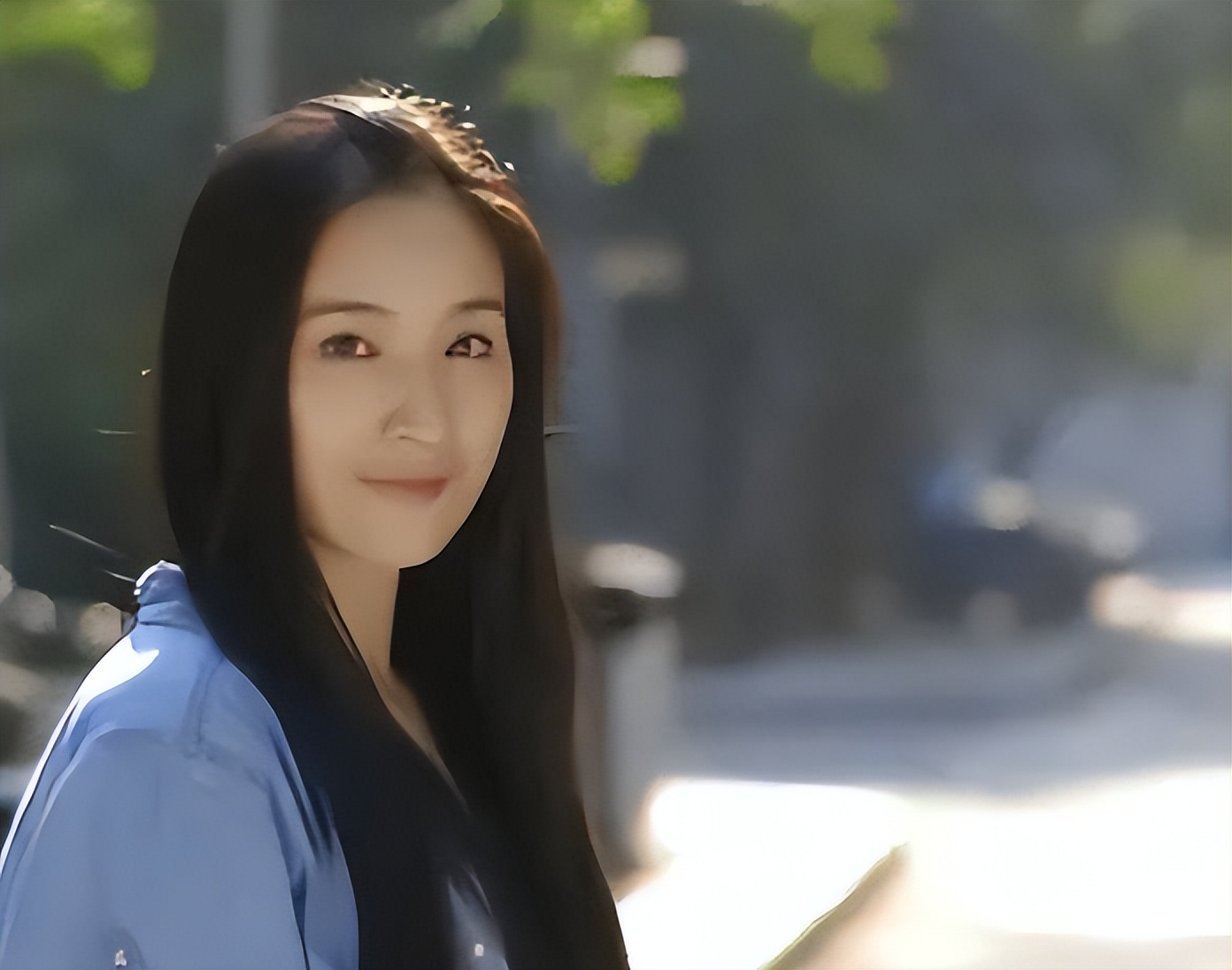 举报张艺谋超生，致其被罚748万的何珺，彻底成为了娱乐圈的弃子