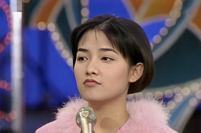 为男友摘子宫,剃寸头打舌环,从影后到魔女:48岁的她活成了这样