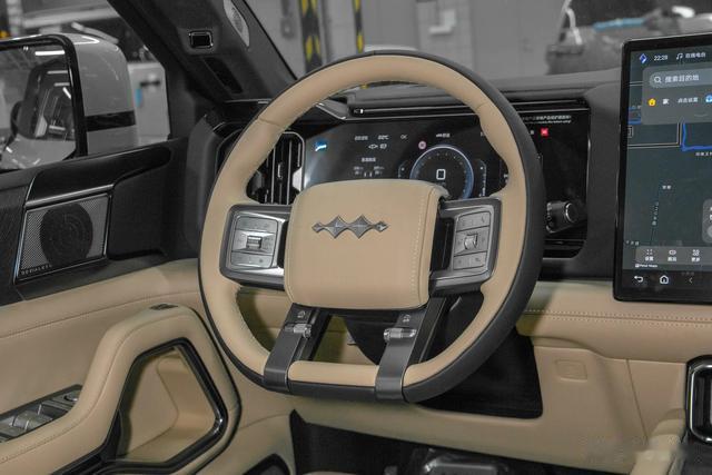 长近5米2，4.8秒破百，华为智驾+非承载车身+两把锁，放弃普拉多