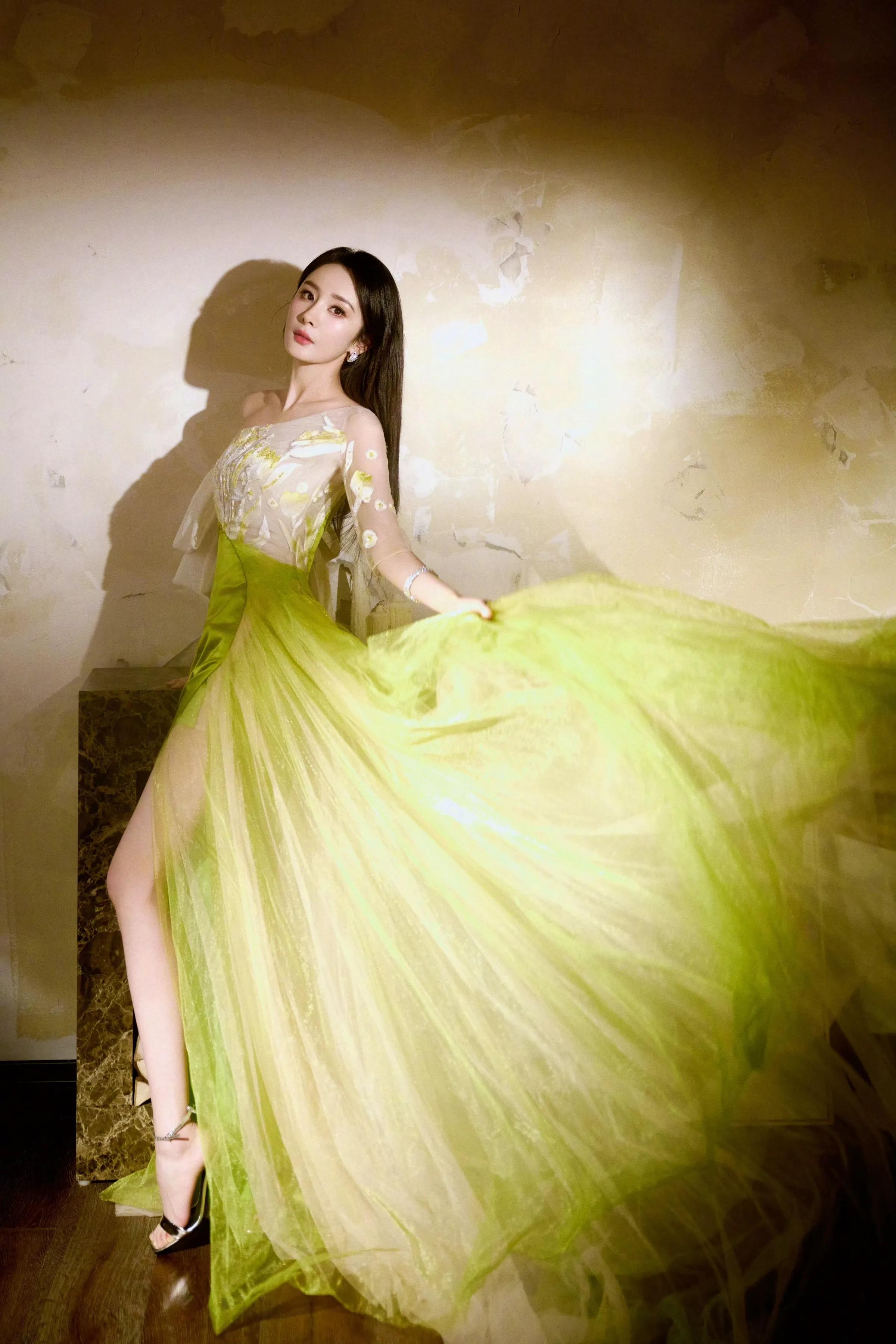 杨幂的百变红毯礼服妆造