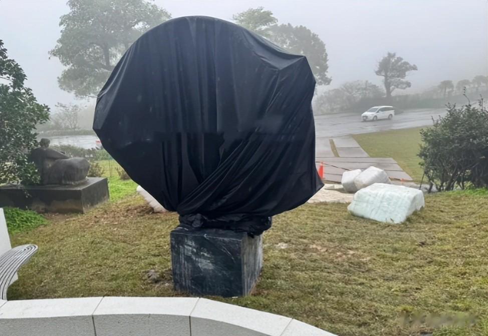 曝大S纪念雕像完工！白色S型台阶藏爱意，汪小菲和S家将签字和解