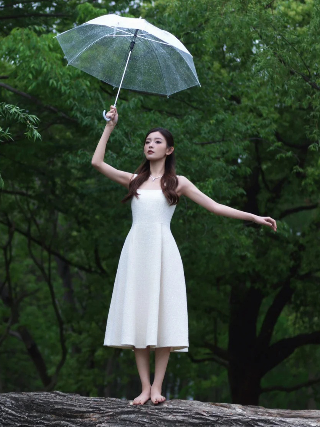 女明星罗予彤的大长腿美脚