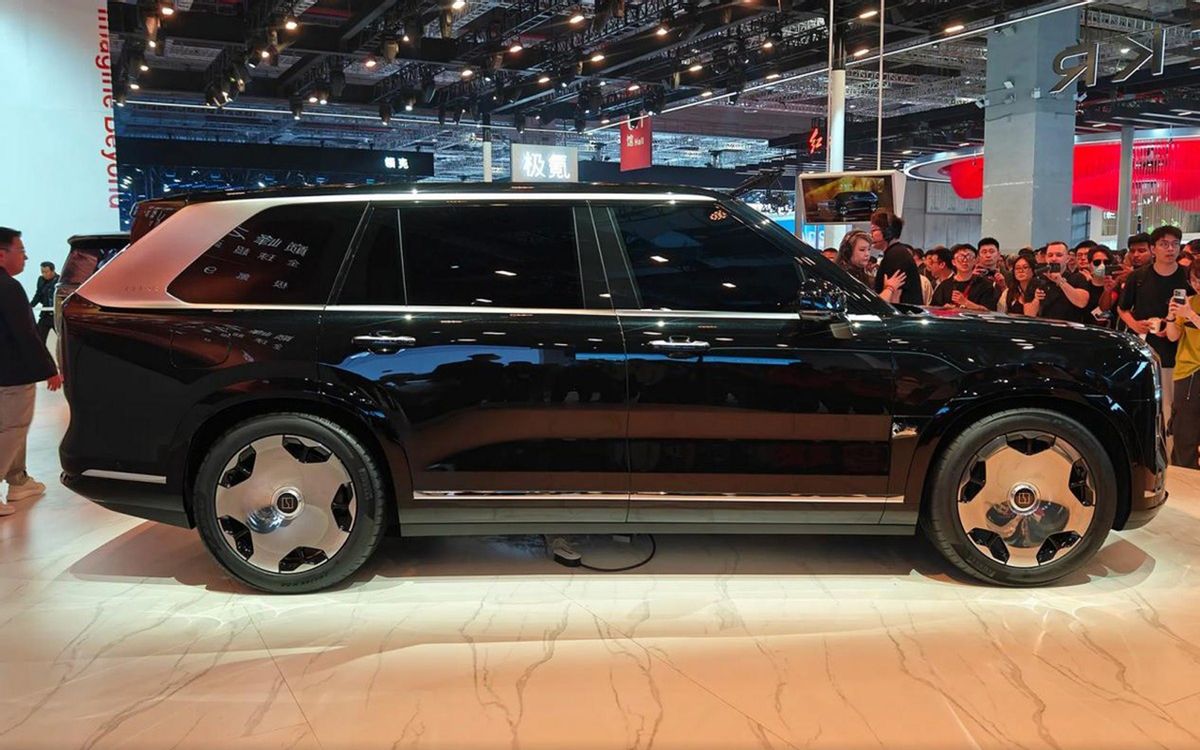 国产顶奢SUV!极氪9X发布,纯电续航380km,900V架构