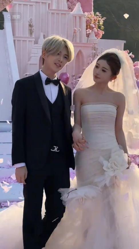 鹿哈官宣领证不到24小时，评论区一片骂声，恶心的一幕出现了