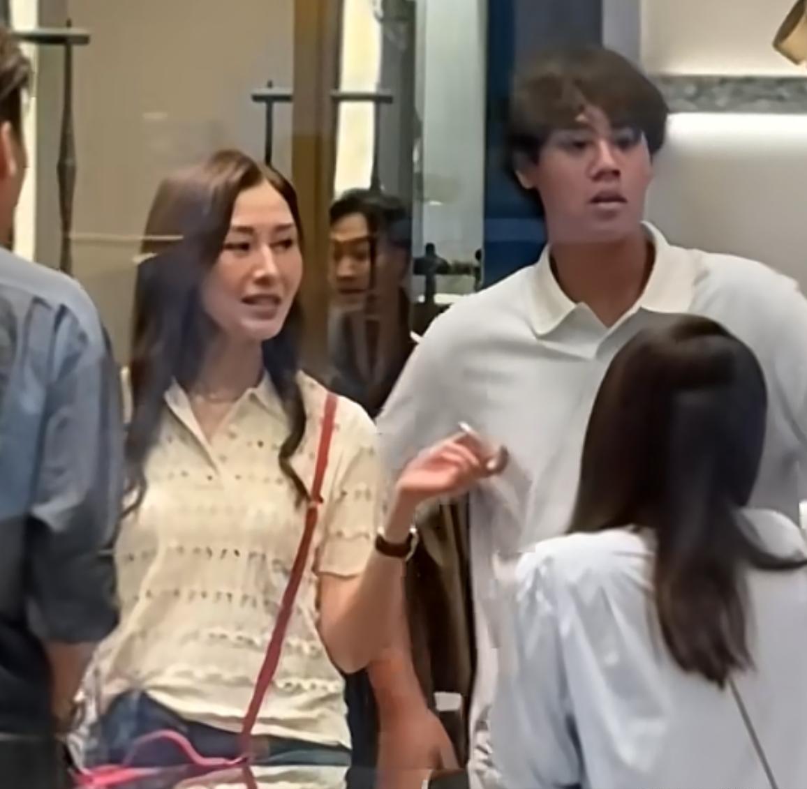 李嘉欣14岁儿子变大帅哥，身高187高大威猛，举止一看就是贵公子