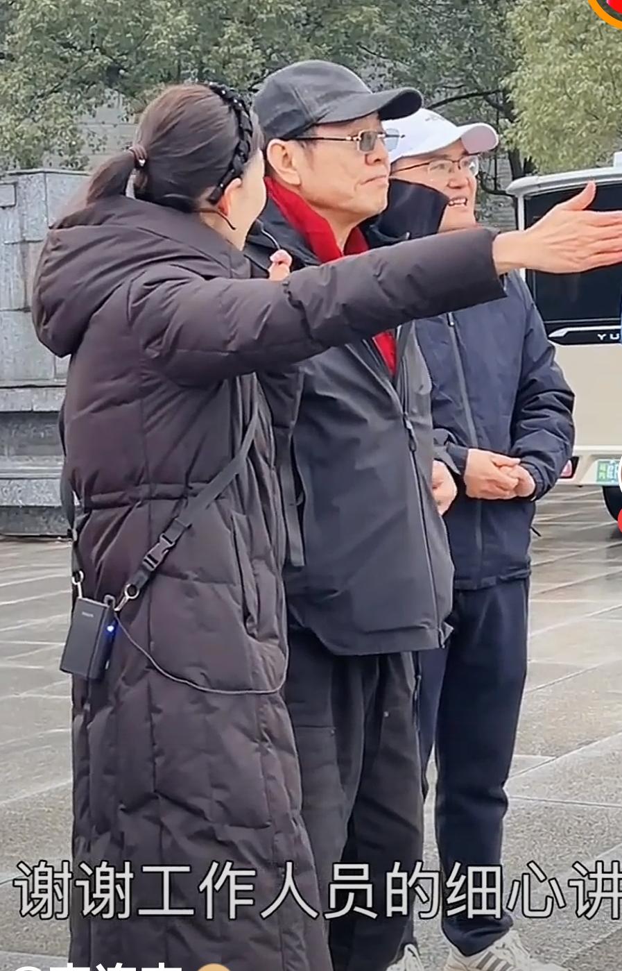 李连杰携小女儿同游九华山