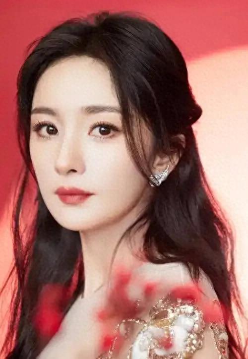 杨幂把密蜂带身上