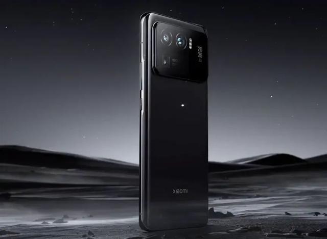 疑似小米新机曝光，阔屏+全尺寸副屏