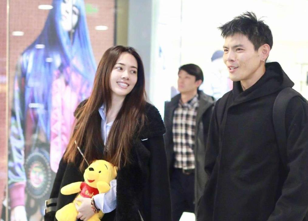 向佐不再隐瞒！坦言当年和郭碧婷求婚的真实想法，原来我们被骗了