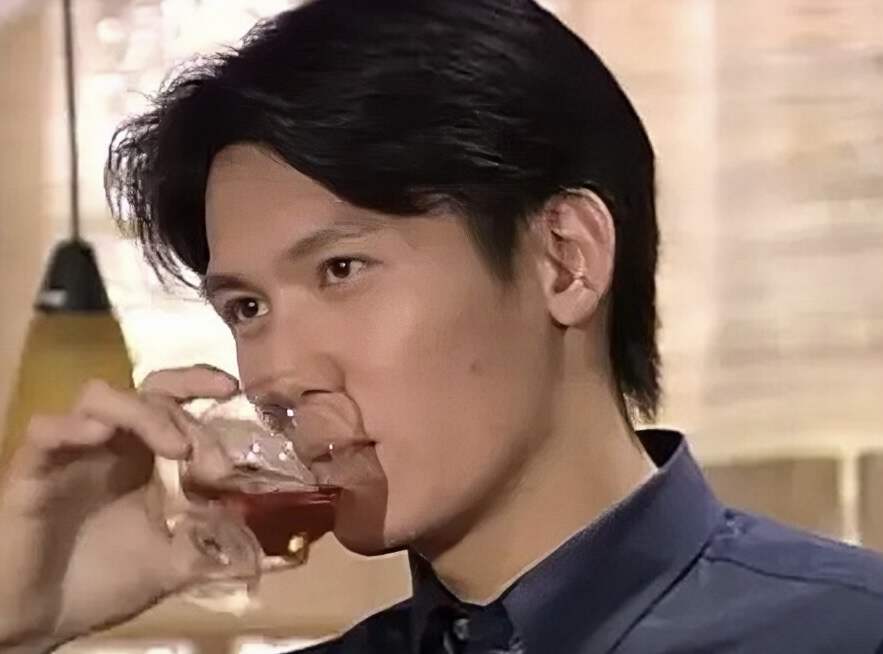 突传死讯!香港知名男星不幸离世年仅59岁,传因踢球引发心脏病