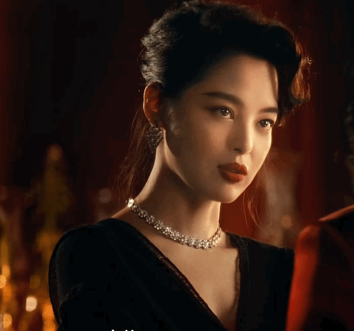 这回真是互扯头发了，辛芷蕾深夜发文怼“郝蕾”，网友：狐狸装纯