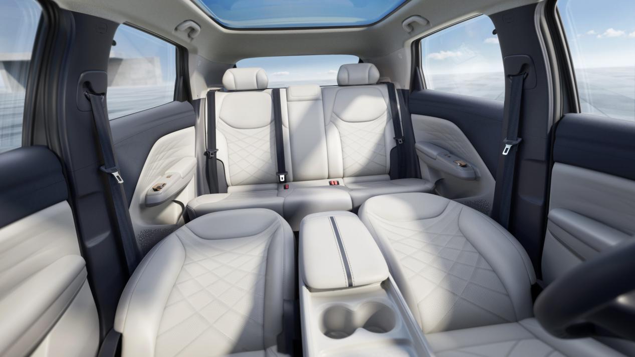 6.88万起极狐T1预售：小身材大格局，年轻人最懂的纯电精品