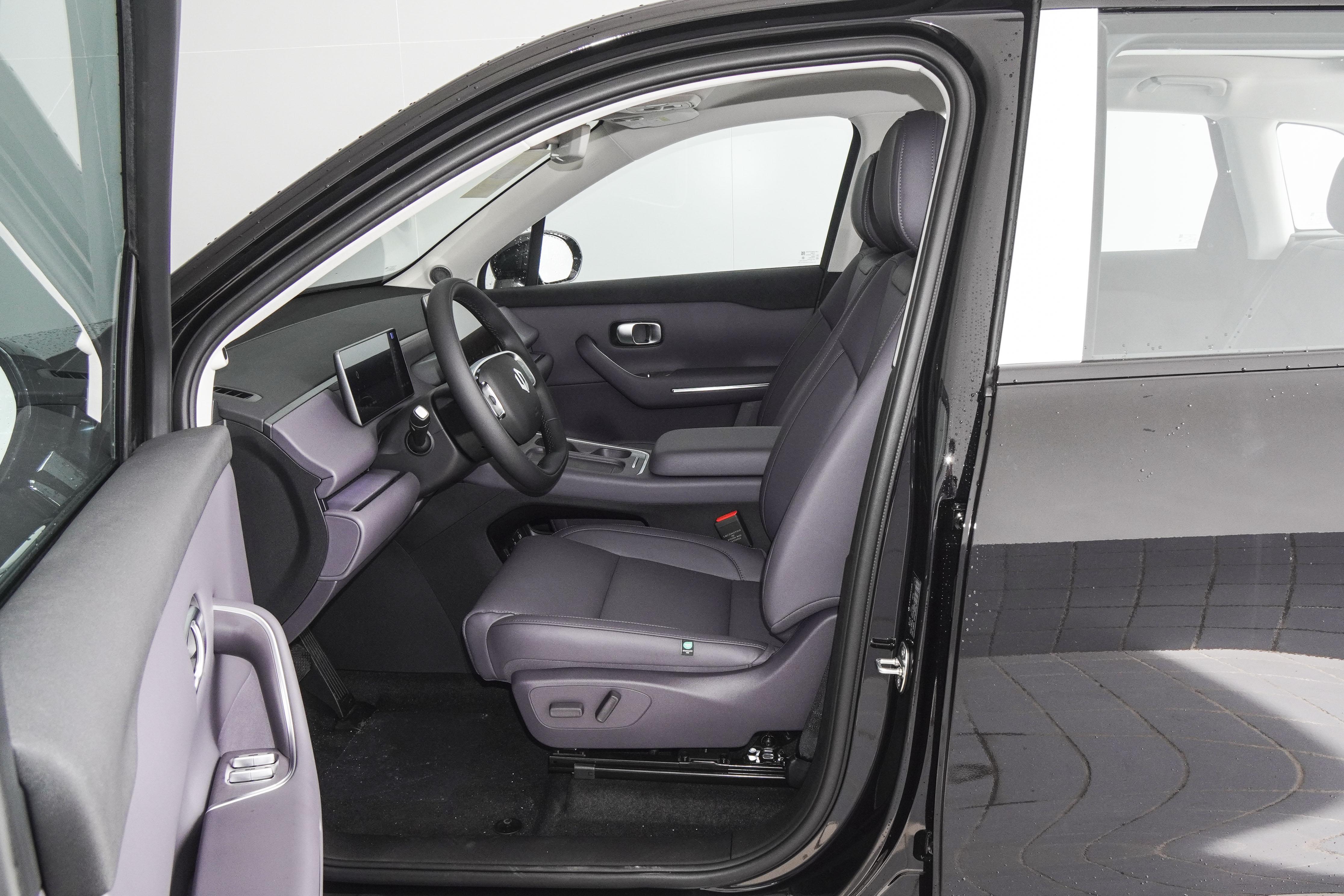 不到15万就有激光雷达，605km长续航+800V快充，零跑C10家用很香