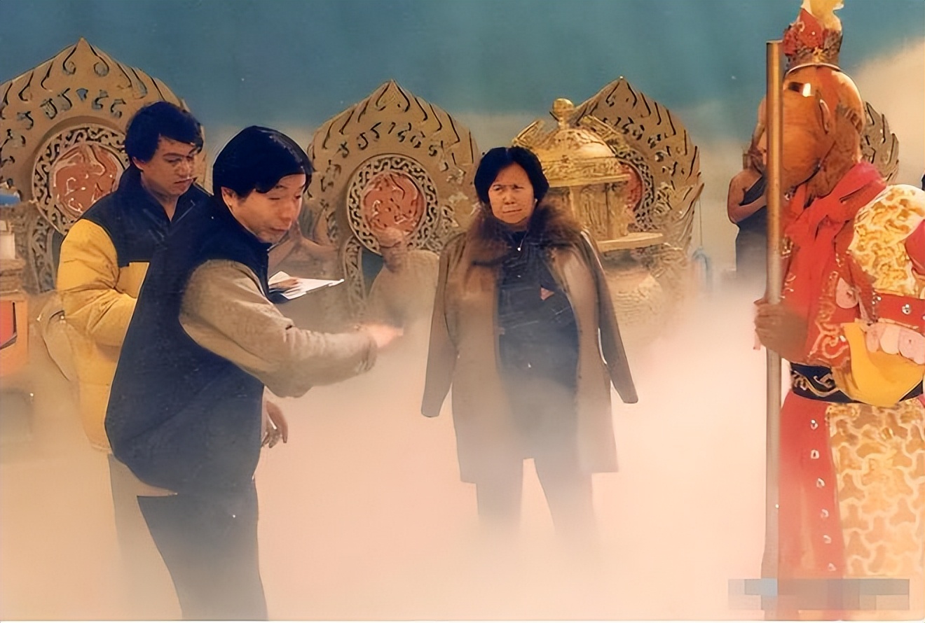 带三个娃嫁小14岁丈夫，病逝7年后，丈夫王崇秋因为思念做出大事