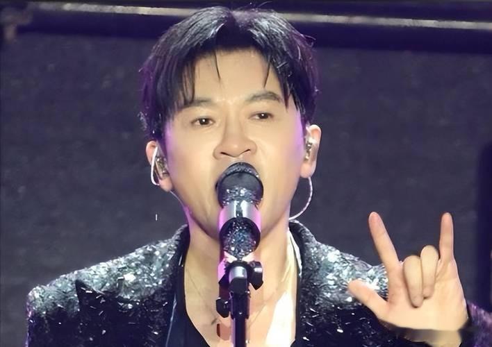 从“乖乖虎”到“整容狂魔”，52岁苏有朋大变样，差一点认不出来