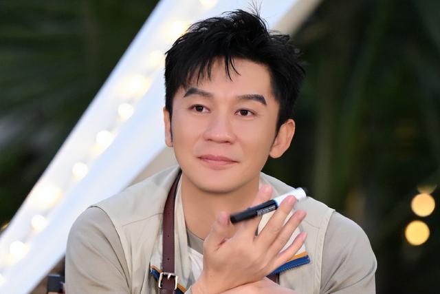 《士兵突击》20周年团聚,宝强稳站C位,张译陈思诚李晨却都缺席