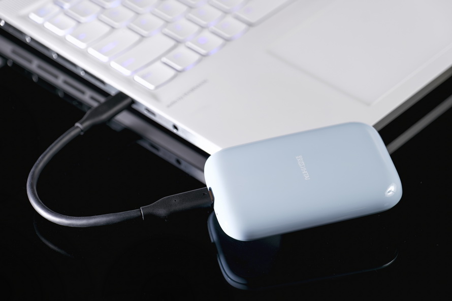 致態靈·潮流版磁吸移動硬盤實測：2000MB/s+4TB全平臺備份神器