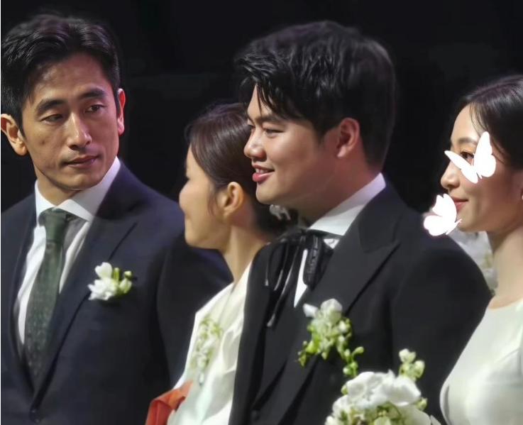 车仁表儿子大婚，58岁喜公公比新郎还帅，网友：法拉利生了辆夏利