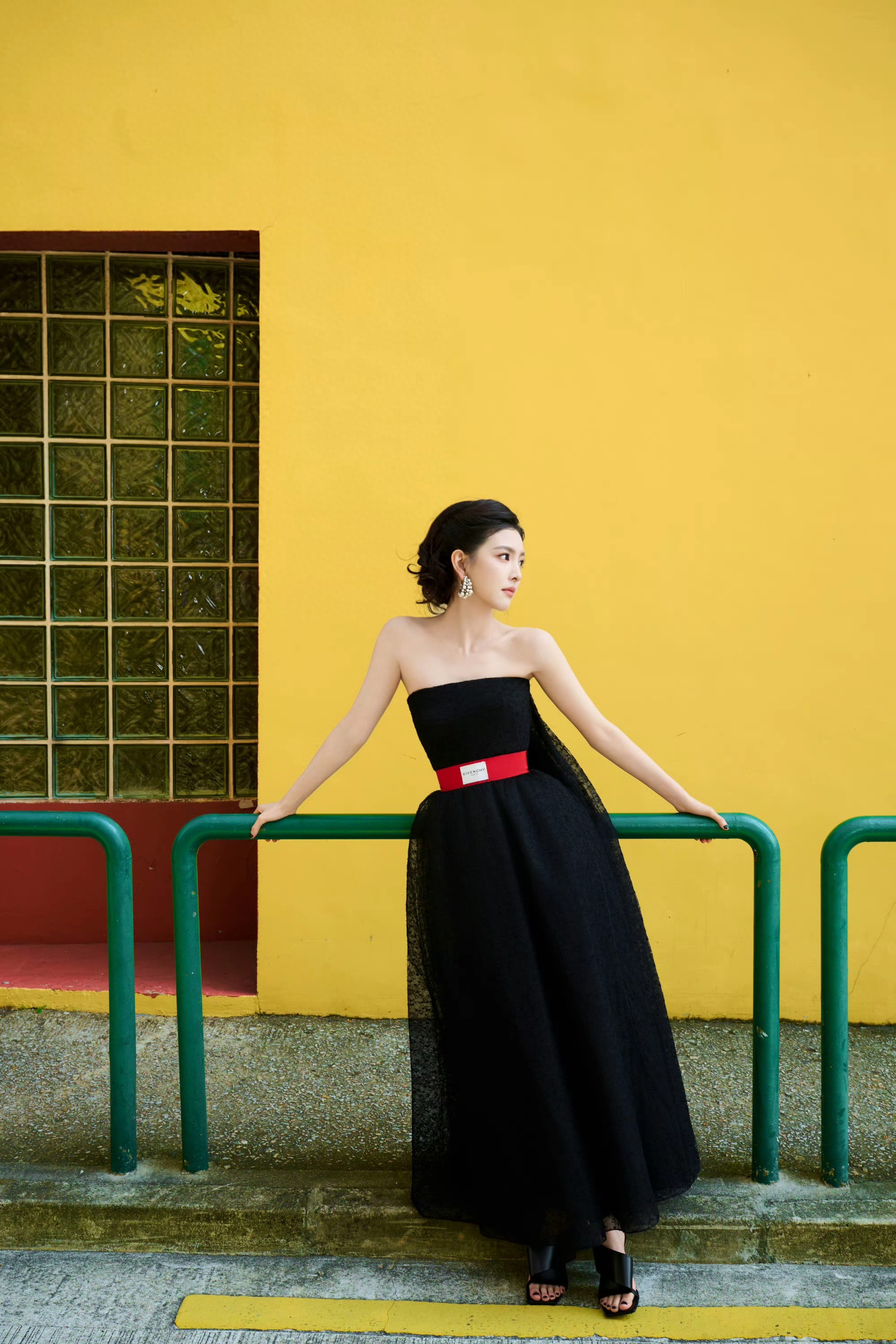 章若楠抹胸连衣裙，美美滴小姐姐