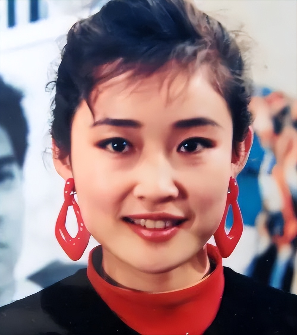 她曾一年拒拍50部戏，演技赛过宋丹丹，却因“喂奶门”陷入丑闻