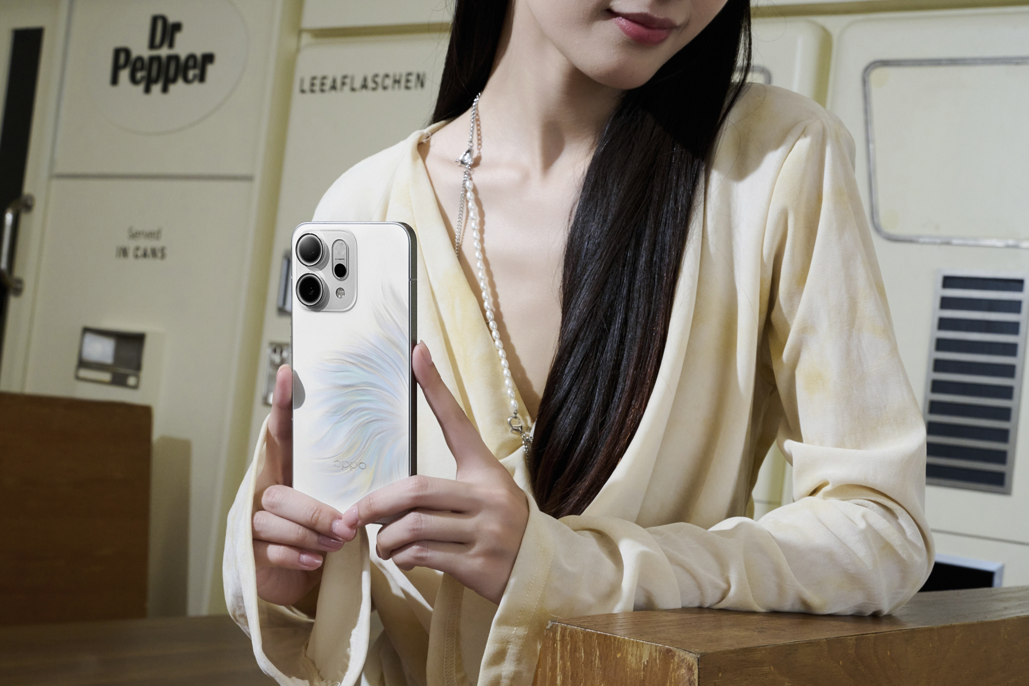 素机写真: OPPO Reno14人鱼姬的绡舞鳞辉