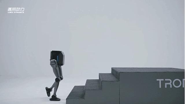 逐際動力發布具身機器人TRON 2，售價僅4.98萬元起