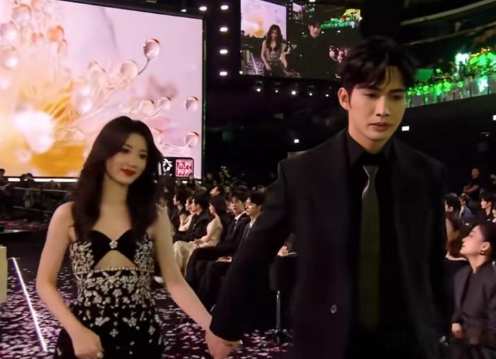 星光大赏：刘宇宁、李昀锐、檀健次扶女主，谁真情谁疏离一目了然