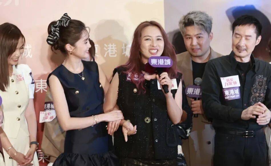 香港知名女星近况引关注!与相差10岁TVB前艺人演母女