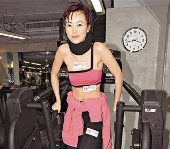 黄百鸣请袁洁莹上自媒体节目,他们聊了开心鬼,55岁女神瘦脱相了