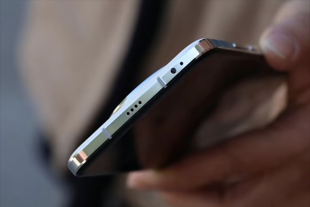 荣耀旗舰“五折”清仓,巨犀玻璃+4320HZ+50倍变焦,国补后更香了