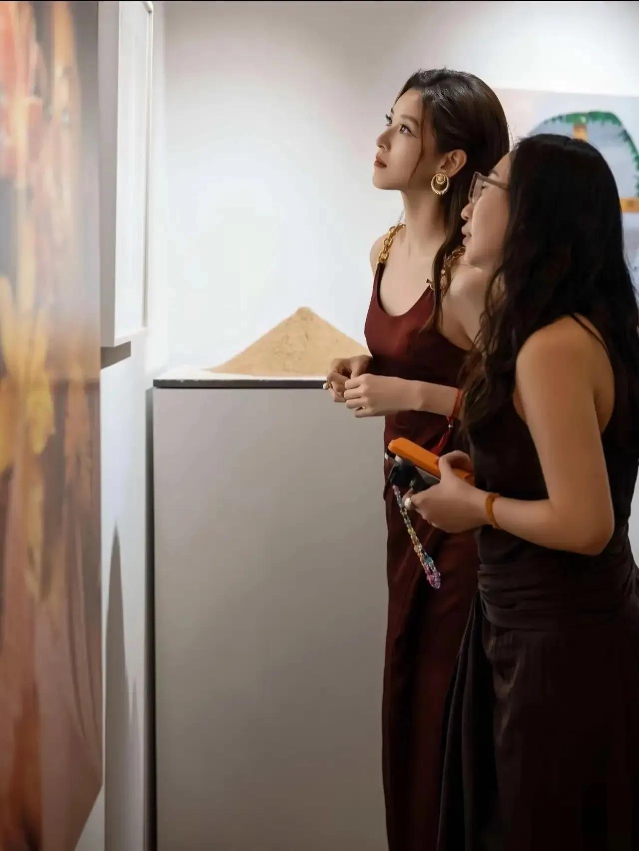 不要怀疑豪门的眼光31岁章泽天一身礼服优雅大气不愧是刘强东女人