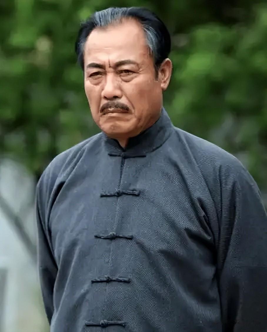 他是最干净男演员，一生零绯闻，为妻退圈12年，如今老到不敢认