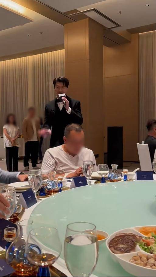 TVB视帝主动握手遭无视,面露尴尬!