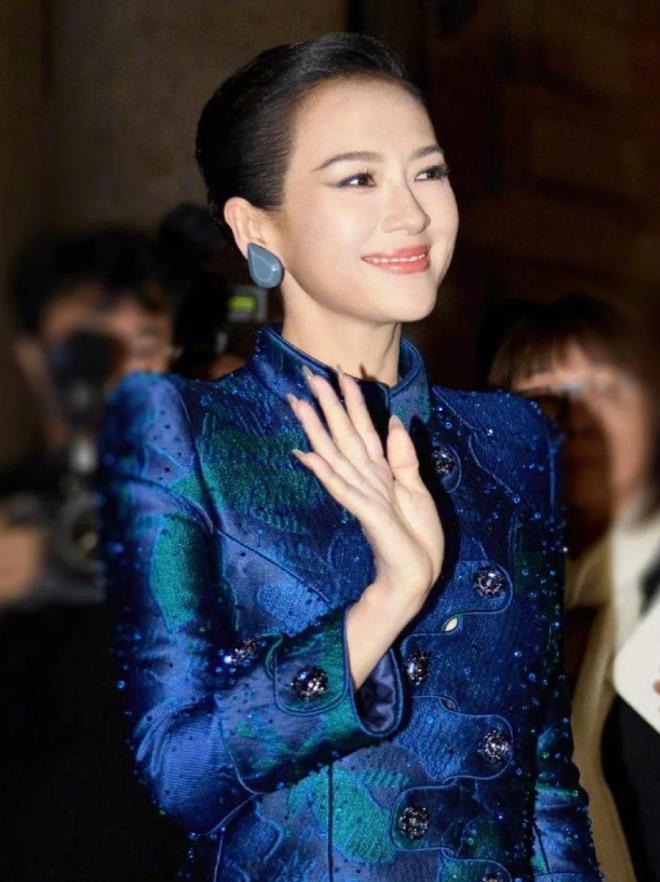 不靠发型遮丑，贴头皮封神 这五位骨相女星，露额露顶照样艳压群芳