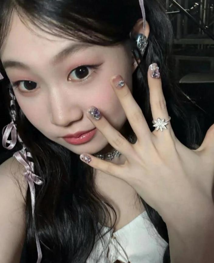 墙倒众人推,给女儿\砸资源铺路\的小沈阳,如今走到这一步真不冤