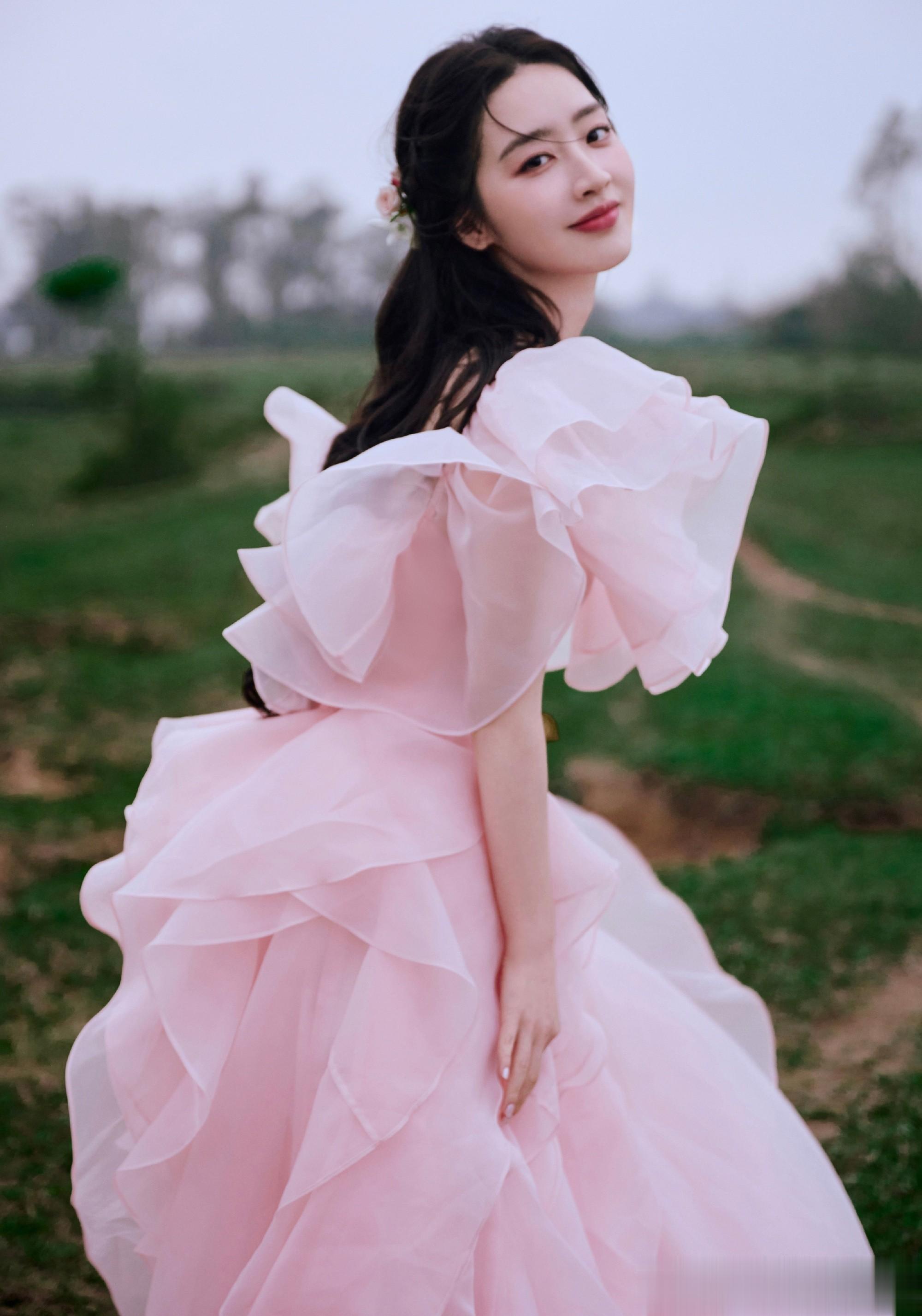 盘点2025腾讯星光大赏十二大美女（上）！