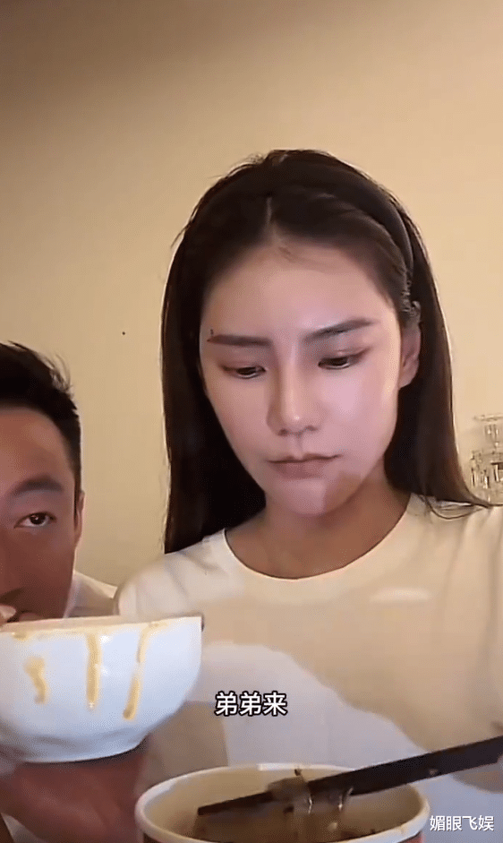 汪小菲儿女深夜要吃酸辣粉，马筱梅2个细节证明她是好后妈